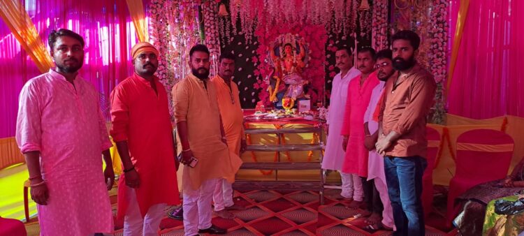 धूमधाम से मनाई गई  विश्वकर्मा पूजा