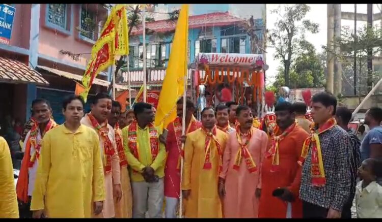 मां काली मंदिर की स्थापना दिवस पर निकाली गई शोभायात्रा