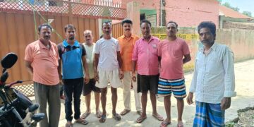 माध्यम विद्यालय बथनाहा में एक सप्ताह से मध्य भोजन के चावल में पपड़ी, कंकड़ पत्थर, चुहा लेटींग किया हुआ बच्चे को खिलाया जाता था।